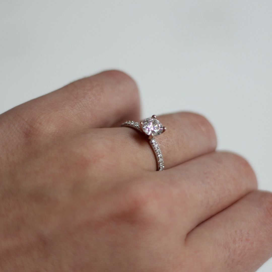 Round Brilliant Lab Diamond Engagement Ring