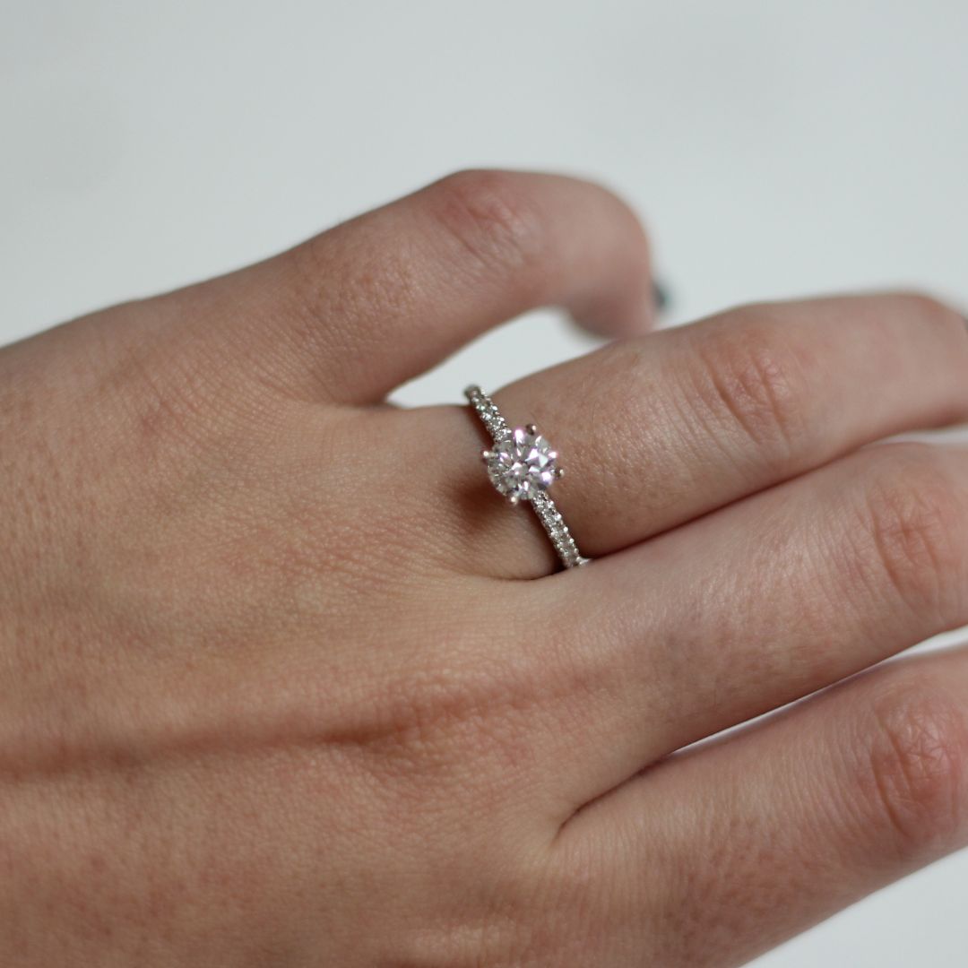 Round Brilliant Lab Diamond Engagement Ring