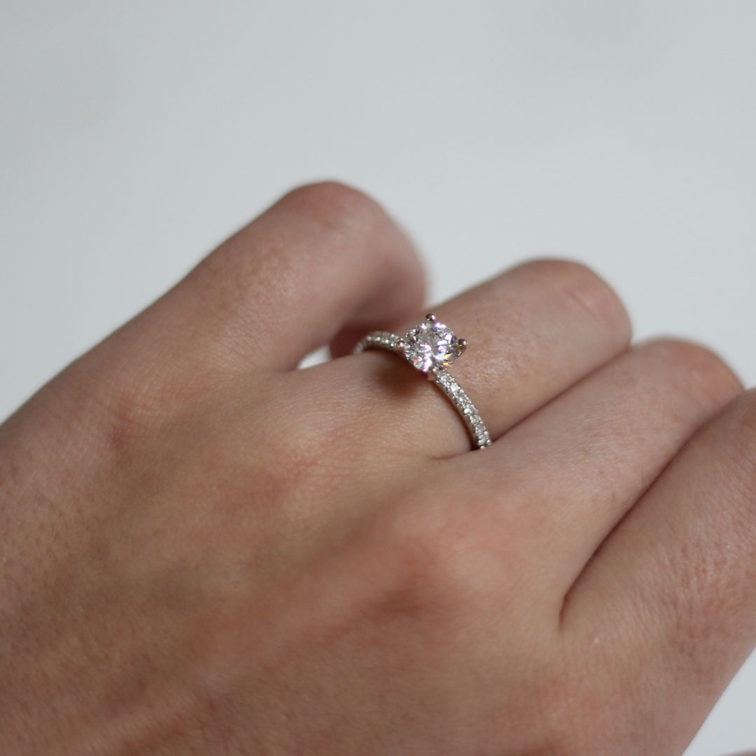 Round Brilliant Lab Diamond Engagement Ring