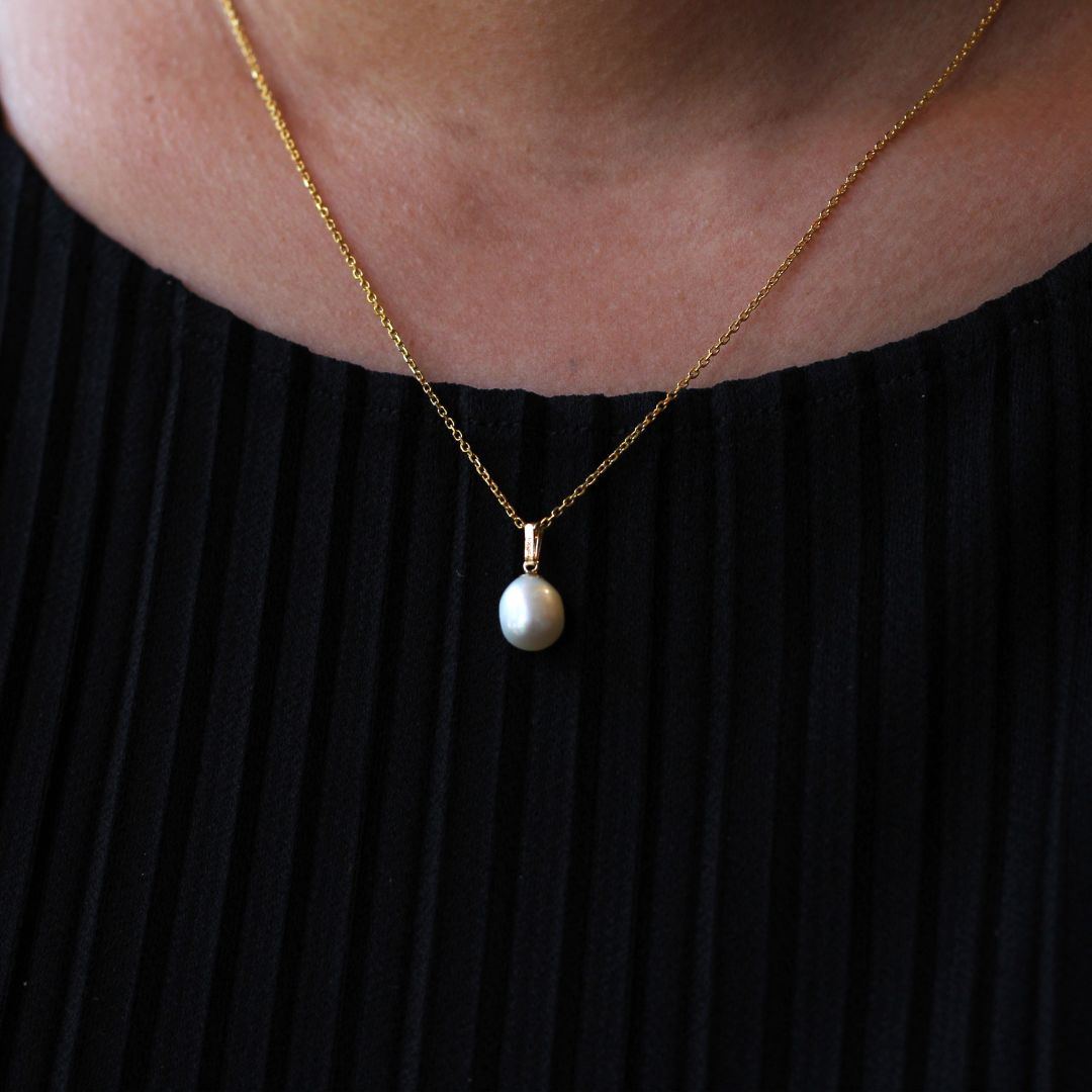 Single Pearl Necklace