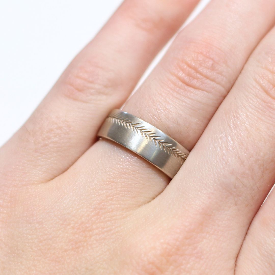 Wheat Pattern Engraved Wedding Band