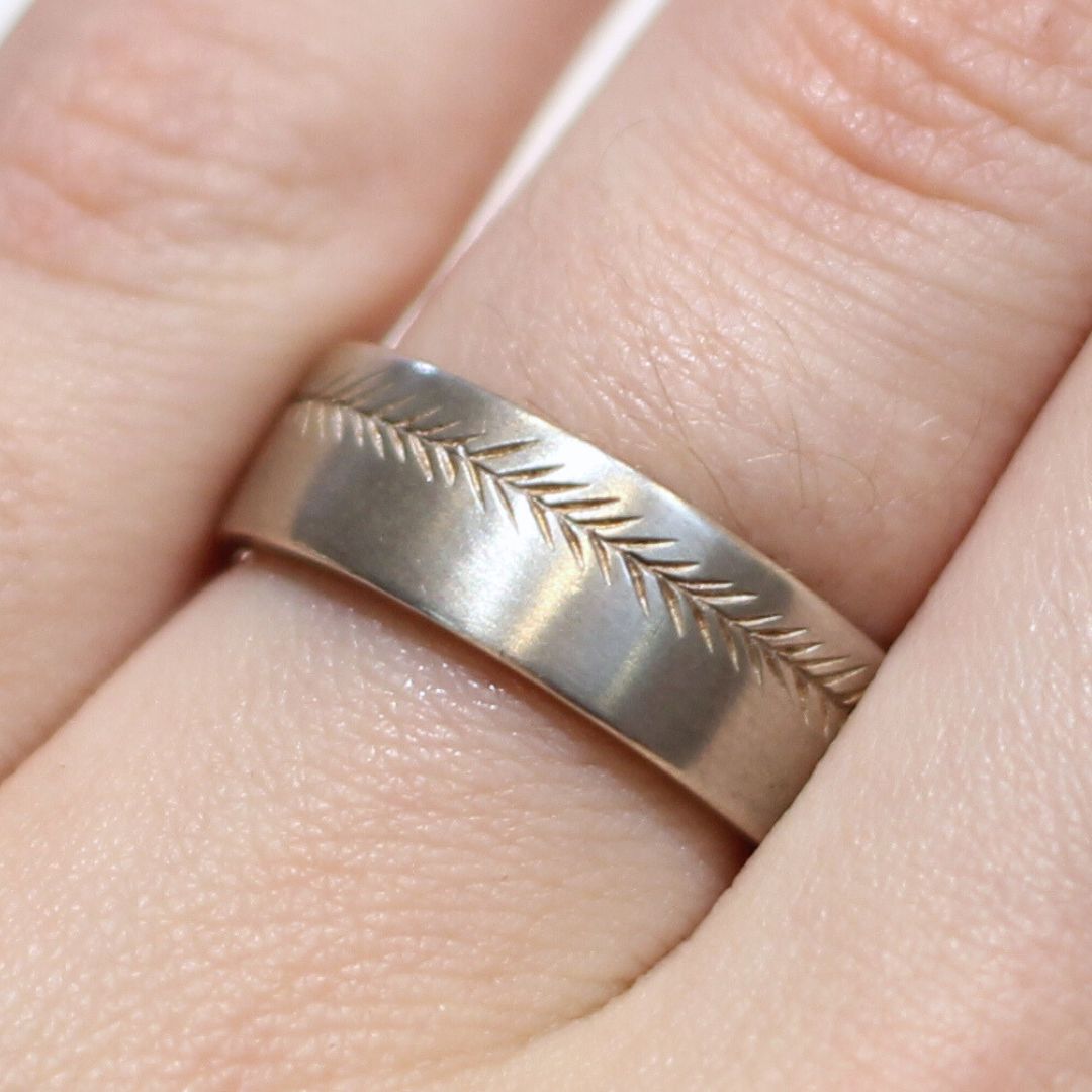 Wheat Pattern Engraved Wedding Band