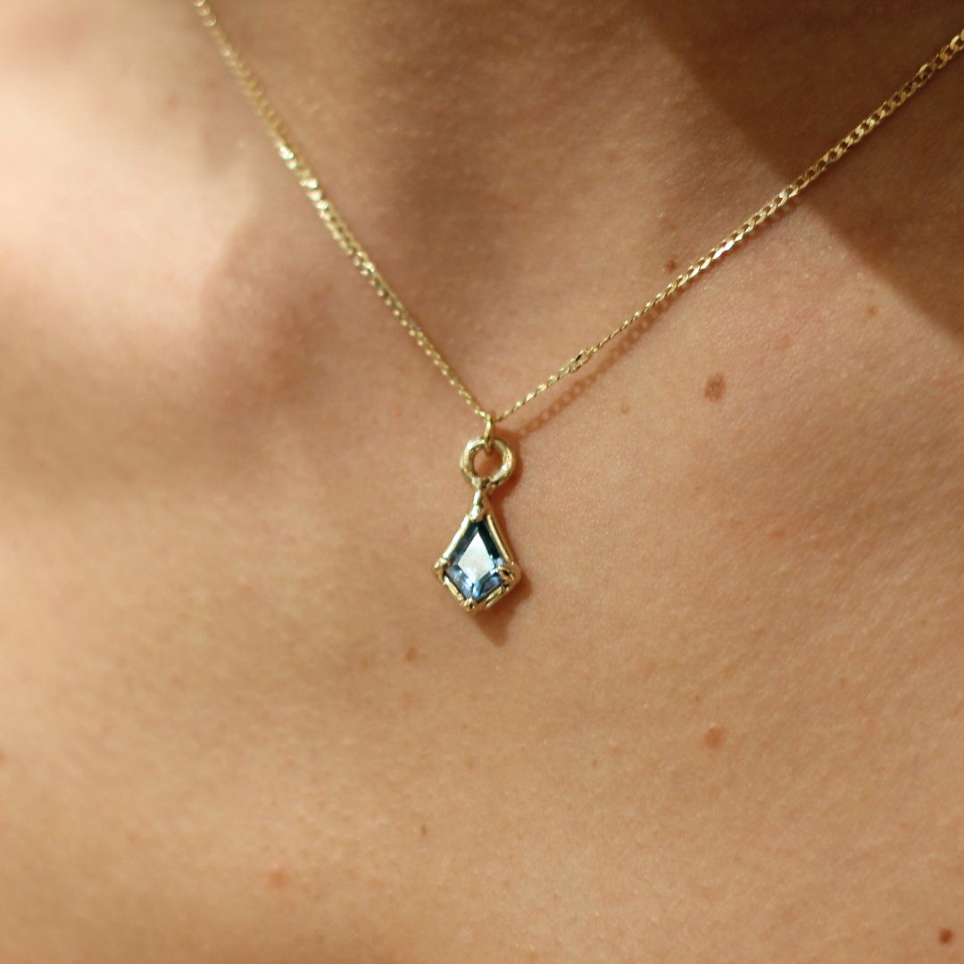 Gold Cyan Sapphire Pendant Necklace